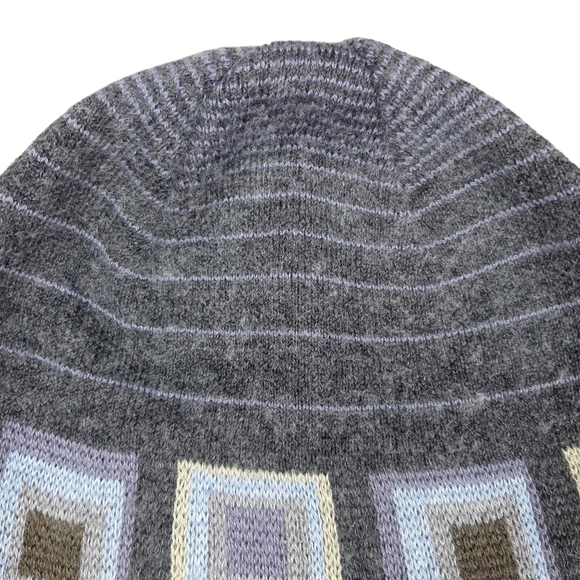 Patagonia Wool Blend Beanie Hat Size Medium Grey Blue Yellow Geometric Pattern - Picture 6 of 8